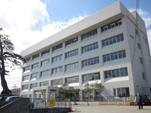 新潟市立坂井輪図書館の外観