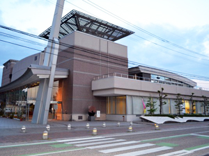 矢掛町立図書館の外観