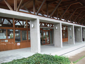 大田市立仁摩図書館の外観