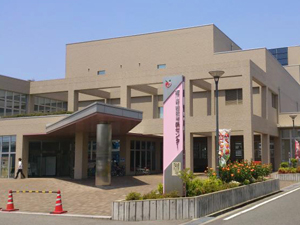 福山市松永図書館の外観