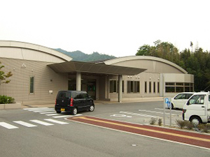 熊野町立図書館の外観