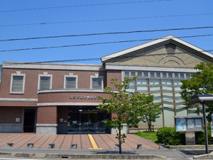 刈谷市富士松図書館の外観