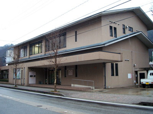加賀市立山中図書館の外観