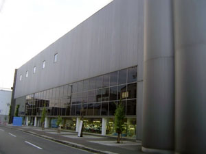 丸亀市立中央図書館の外観